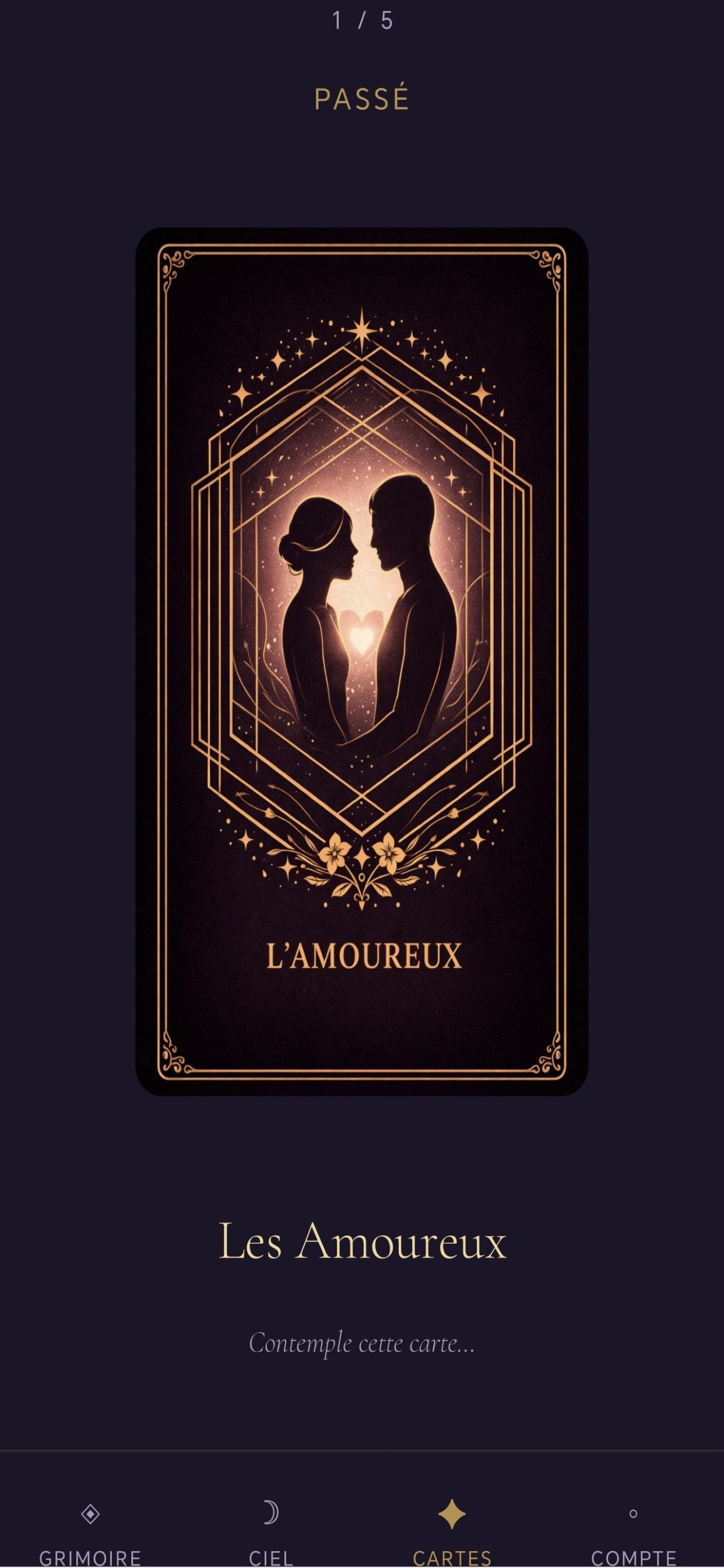 Révélation théâtrale d'une carte de tarot